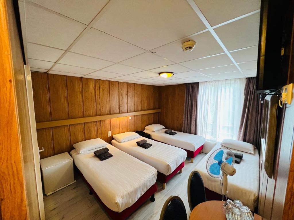 Standard Quad Room 3